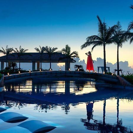 Oriental Hotel Okinawa Resort & Spa Nago Eksteriør bilde The pool at the hotel