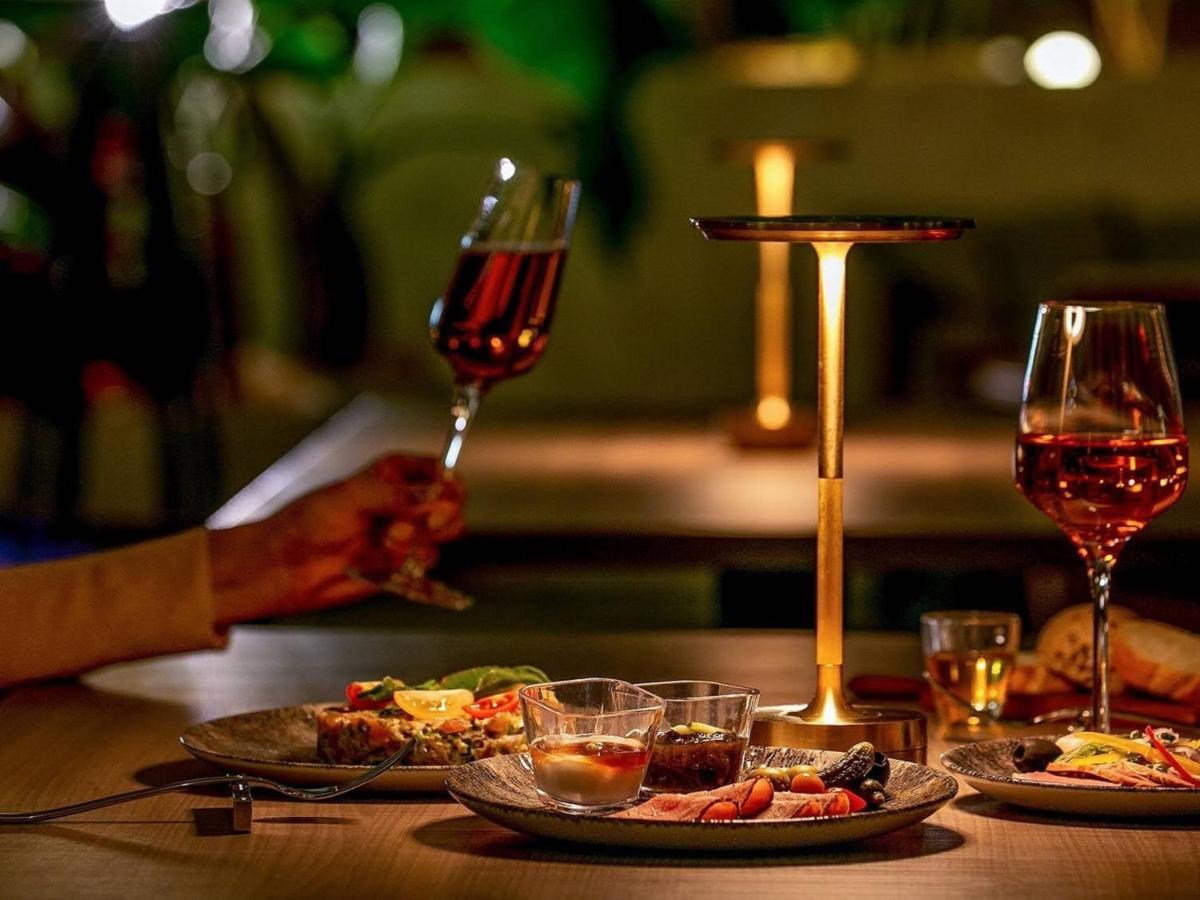 Oriental Hotel Okinawa Resort & Spa Nago Eksteriør bilde A restaurant in Dubai
